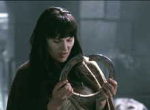 xena with busted chakram